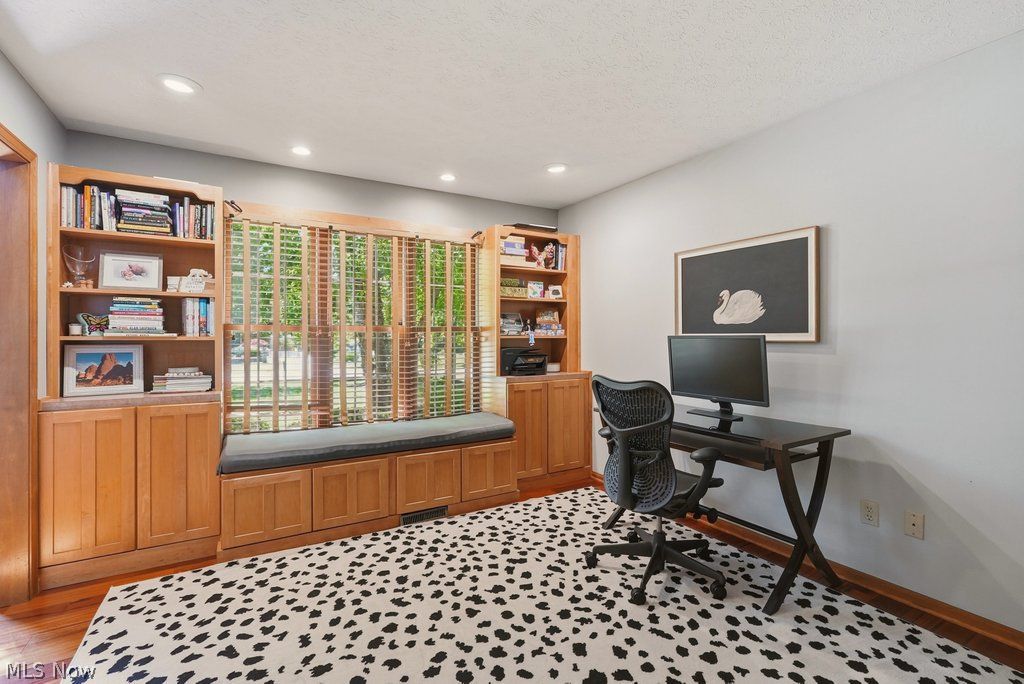 1287 Red Bush Lane Macedonia OH 44056
