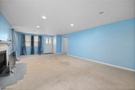 2886 Grant Street Lorain OH 44052