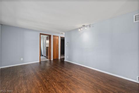2886 Grant Street Lorain OH 44052