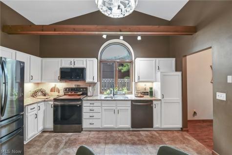 14855 Hartford Trail Strongsville OH 44136