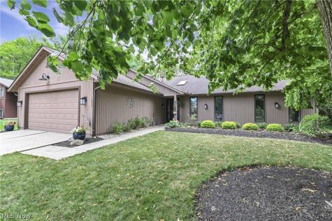 14855 Hartford Trail Strongsville OH 44136