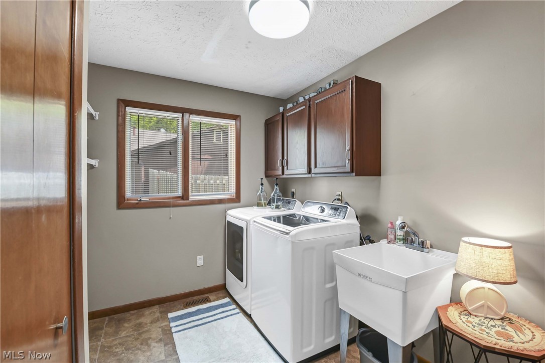 14855 Hartford Trail Strongsville OH 44136