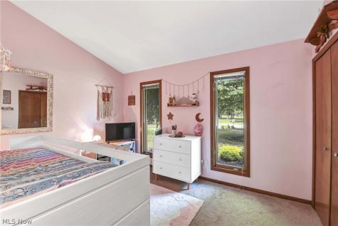 14855 Hartford Trail Strongsville OH 44136