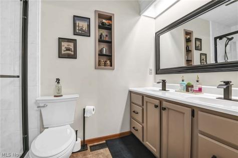 14855 Hartford Trail Strongsville OH 44136