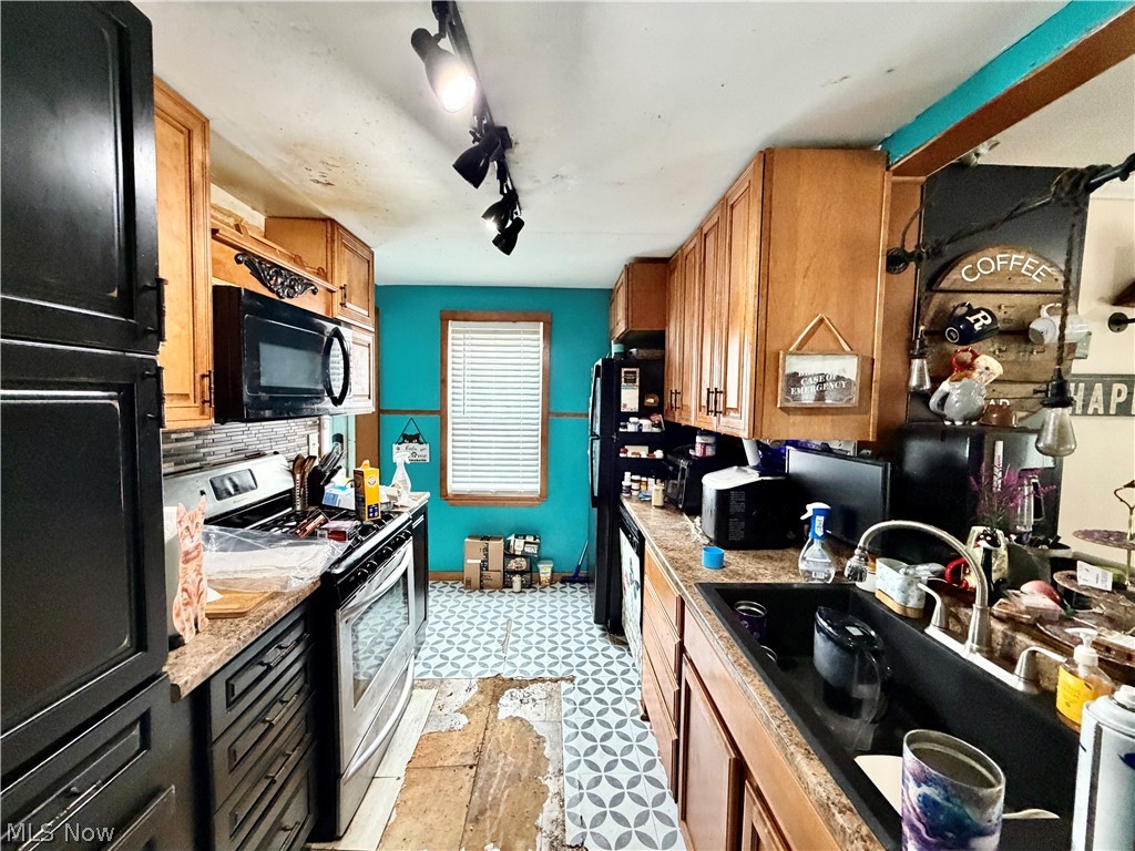807 Hazelwood Avenue SE Warren OH 44484