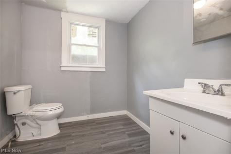 374 E 124th Street Cleveland OH 44108