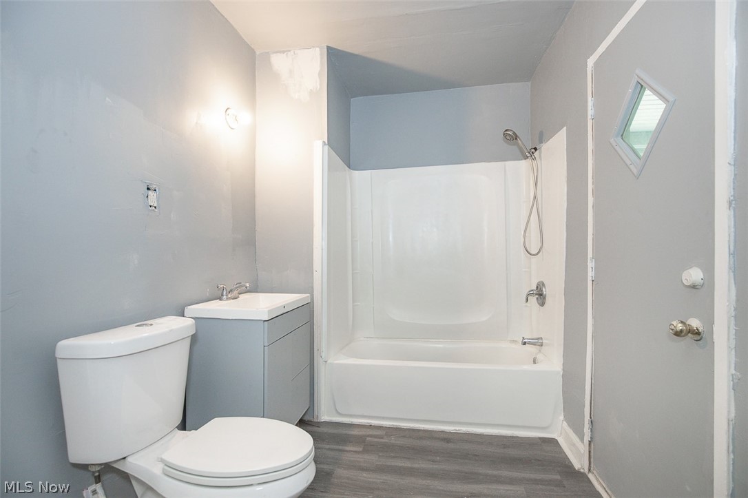 374 E 124th Street Cleveland OH 44108