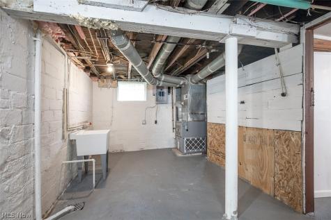 374 E 124th Street Cleveland OH 44108