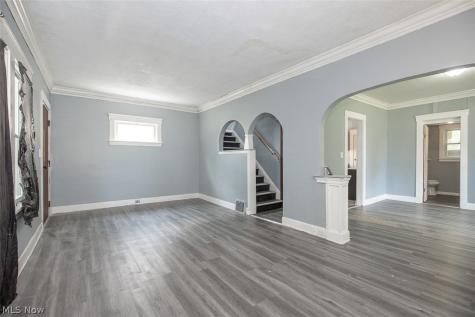 374 E 124th Street Cleveland OH 44108