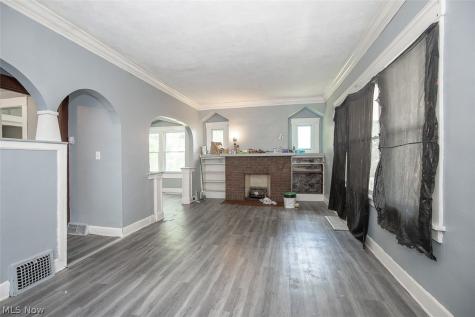 374 E 124th Street Cleveland OH 44108