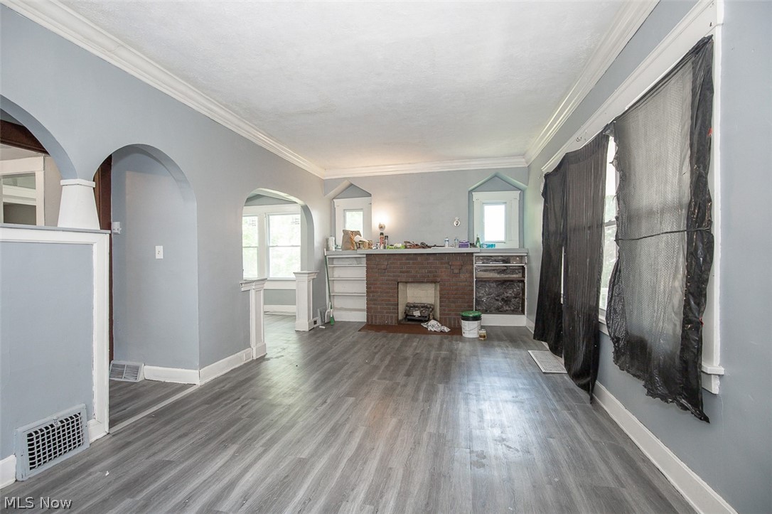 374 E 124th Street Cleveland OH 44108