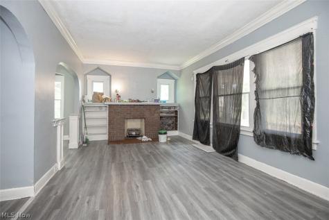 374 E 124th Street Cleveland OH 44108