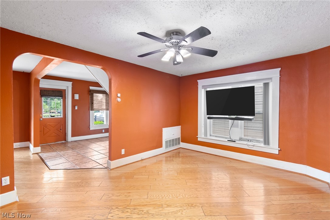 543 Allyn Street Akron OH 44311