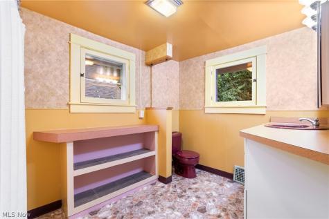 543 Allyn Street Akron OH 44311
