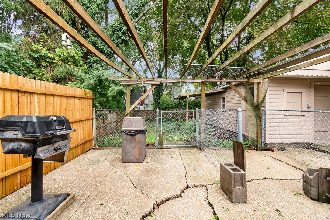 543 Allyn Street Akron OH 44311