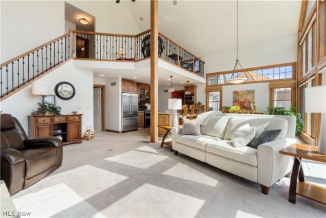376 E Mohawk Drive Malvern OH 44644