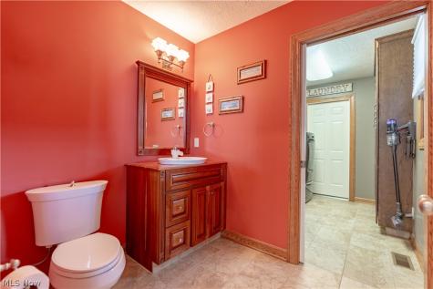 376 E Mohawk Drive Malvern OH 44644