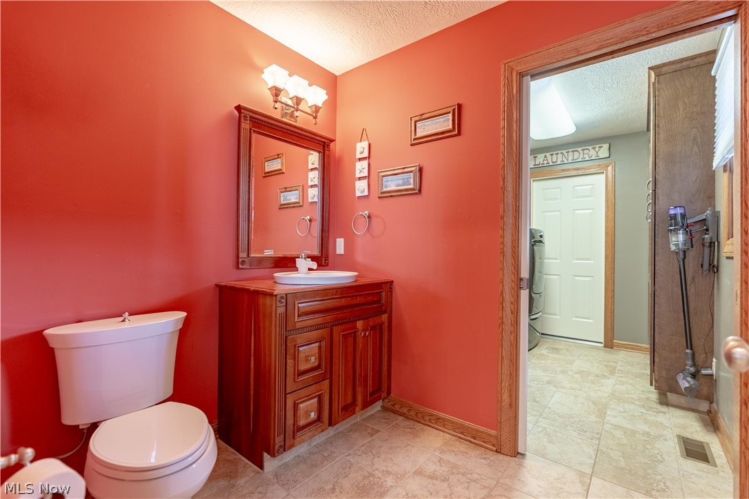 376 E Mohawk Drive Malvern OH 44644