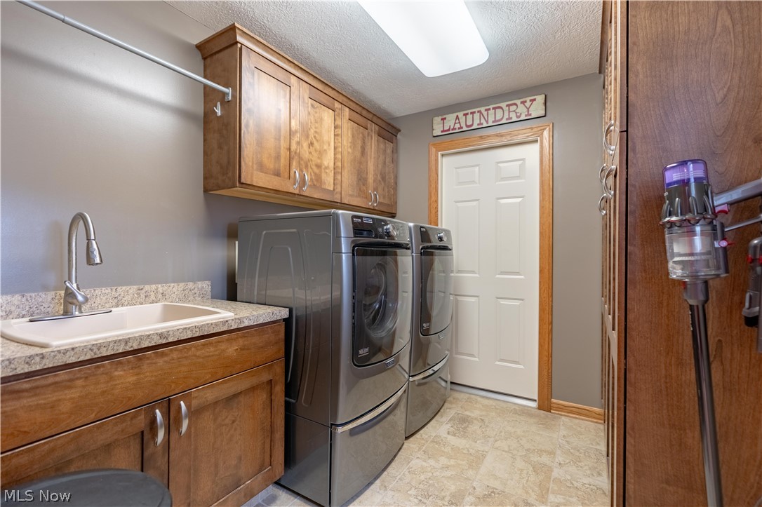 376 E Mohawk Drive Malvern OH 44644