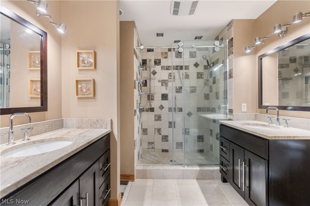 376 E Mohawk Drive Malvern OH 44644