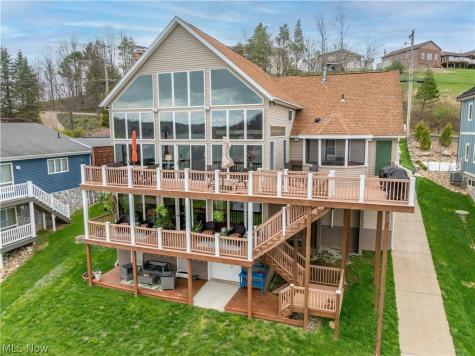 376 E Mohawk Drive Malvern OH 44644