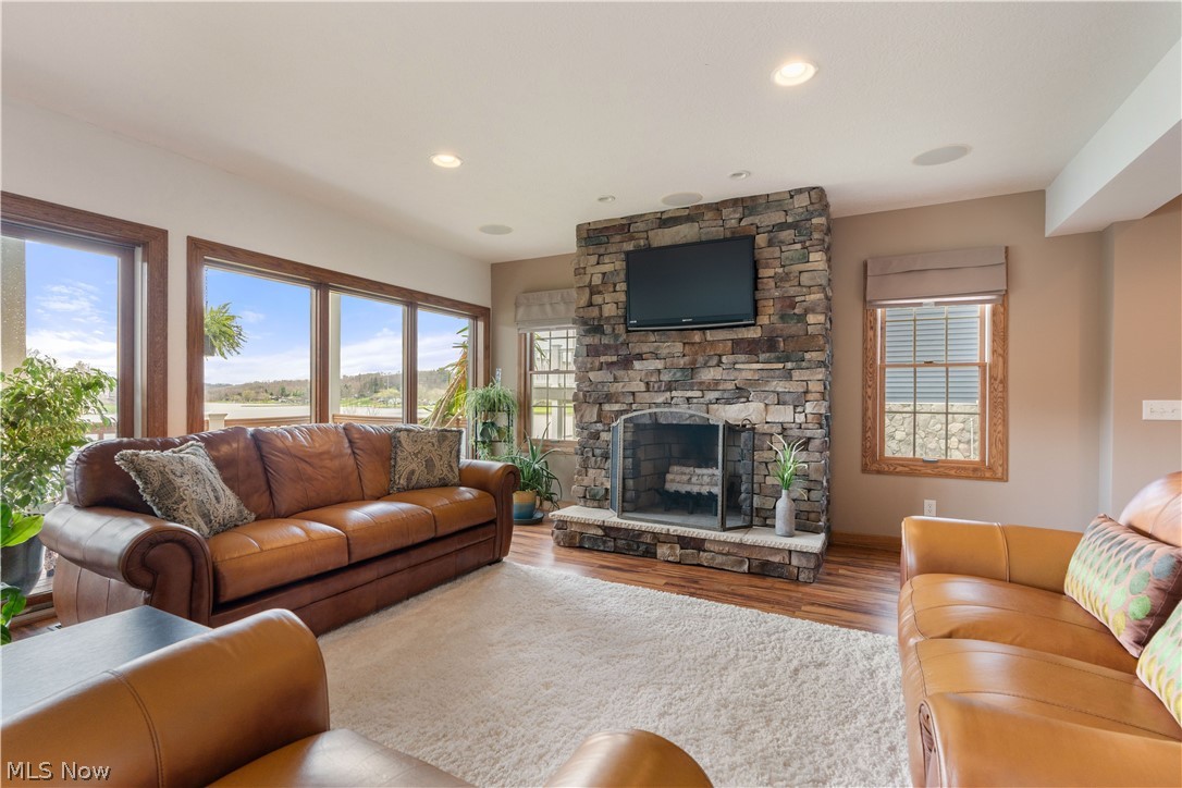 376 E Mohawk Drive Malvern OH 44644