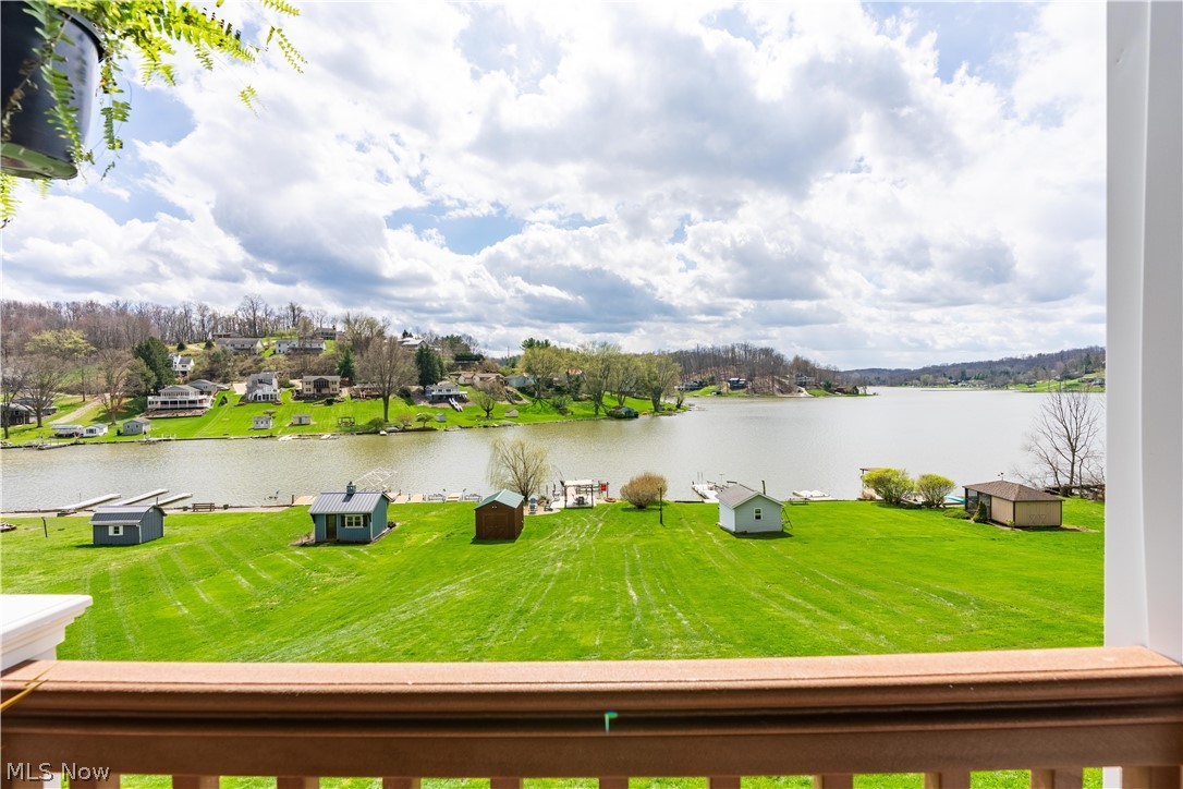 376 E Mohawk Drive Malvern OH 44644