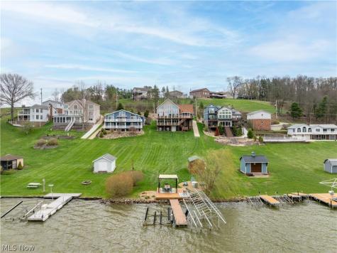 376 E Mohawk Drive Malvern OH 44644