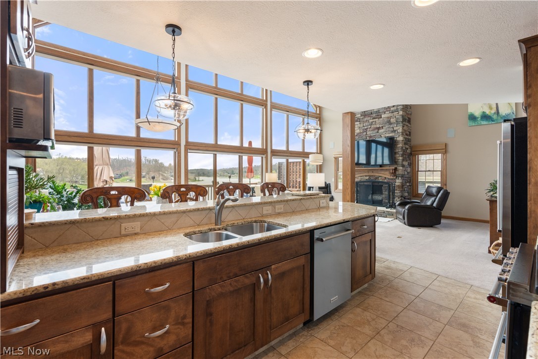 376 E Mohawk Drive Malvern OH 44644