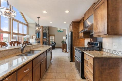 376 E Mohawk Drive Malvern OH 44644
