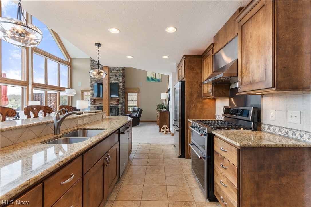 376 E Mohawk Drive Malvern OH 44644