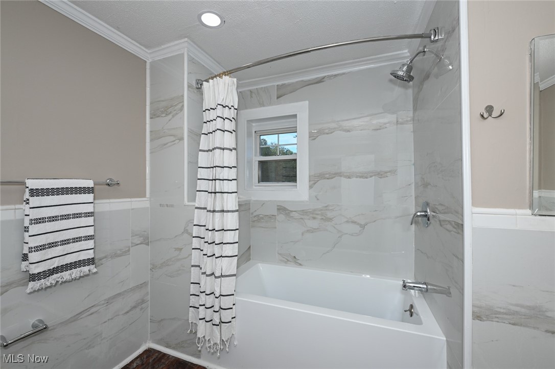 905 1/2 Shadybrook Drive Akron OH 44312