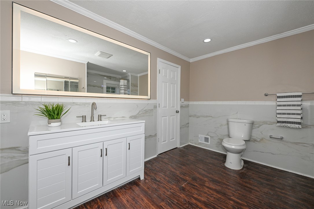 905 1/2 Shadybrook Drive Akron OH 44312