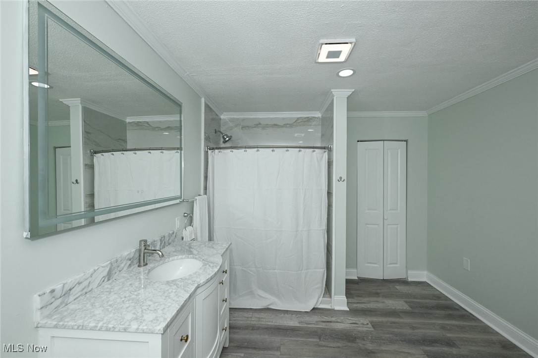 905 1/2 Shadybrook Drive Akron OH 44312