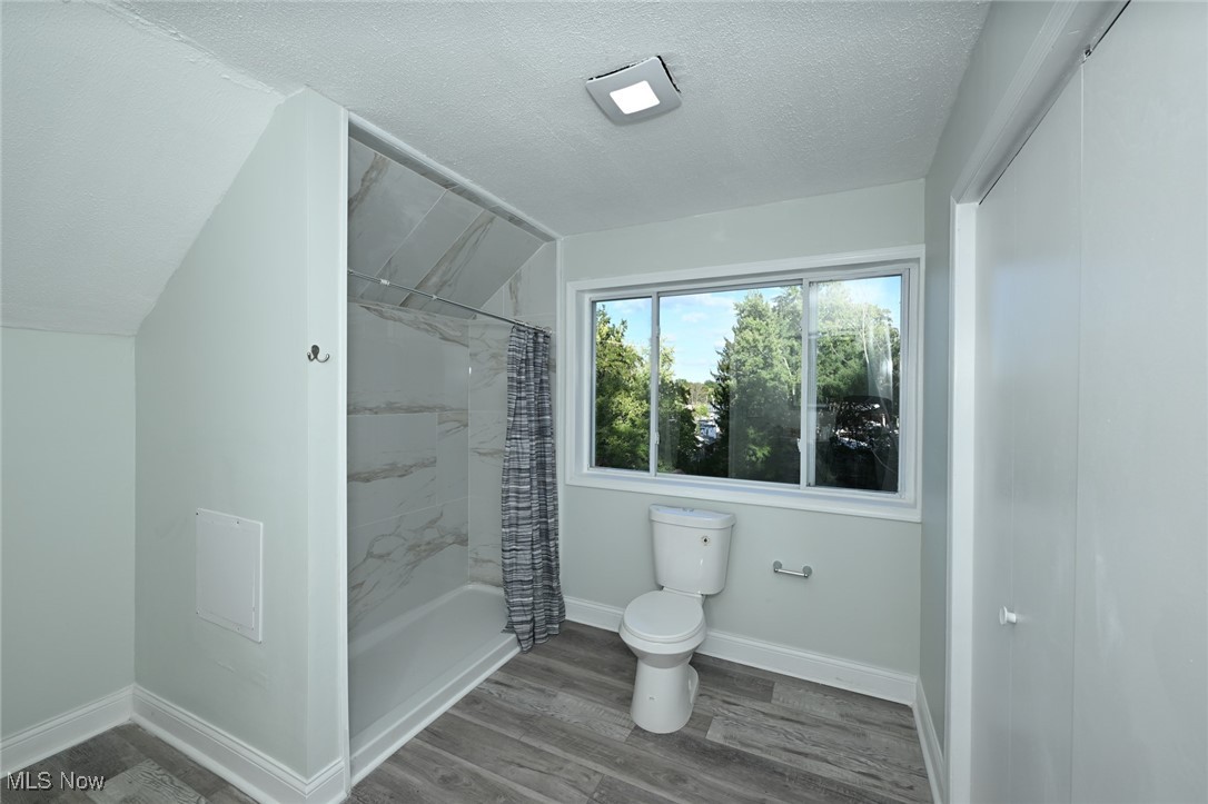 905 1/2 Shadybrook Drive Akron OH 44312