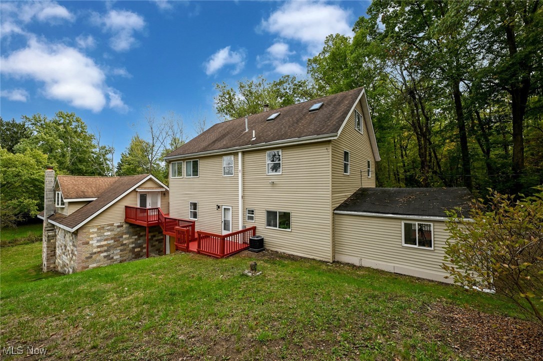 905 1/2 Shadybrook Drive Akron OH 44312