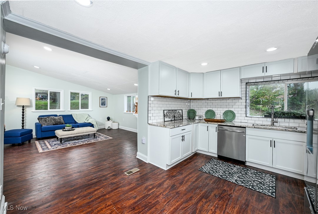 905 1/2 Shadybrook Drive Akron OH 44312