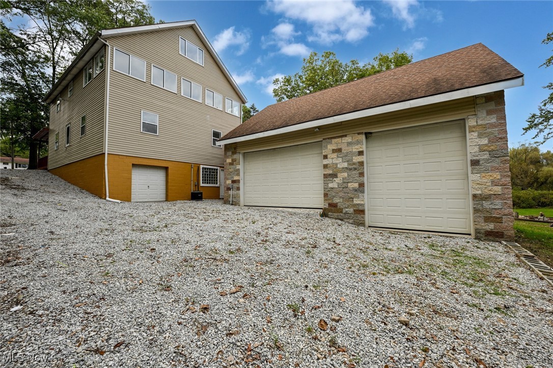 905 1/2 Shadybrook Drive Akron OH 44312