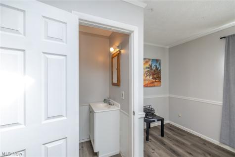 6117 Ira Avenue Brooklyn OH 44144