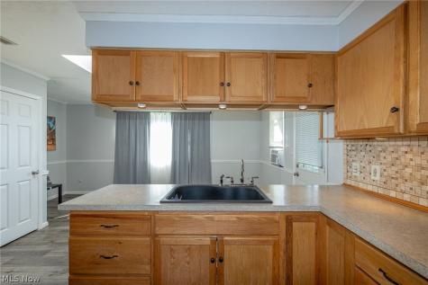 6117 Ira Avenue Brooklyn OH 44144