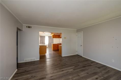 6117 Ira Avenue Brooklyn OH 44144