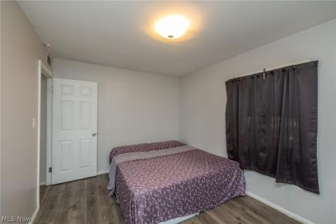 6117 Ira Avenue Brooklyn OH 44144