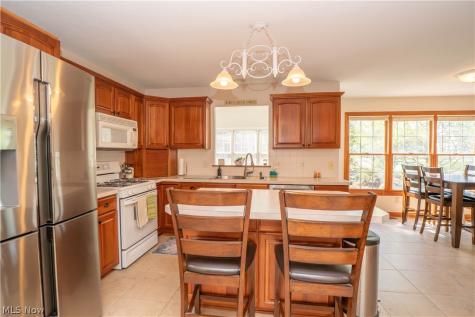 1204 Stone Crossing Street NE Canton OH 44721