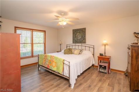 1204 Stone Crossing Street NE Canton OH 44721