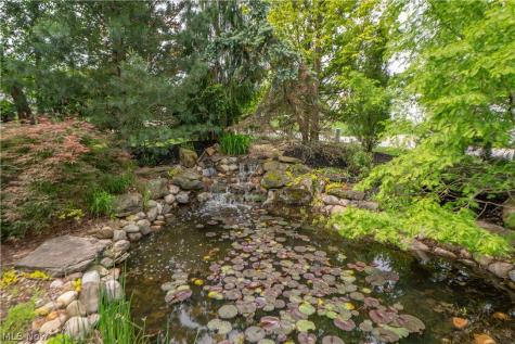 1204 Stone Crossing Street NE Canton OH 44721