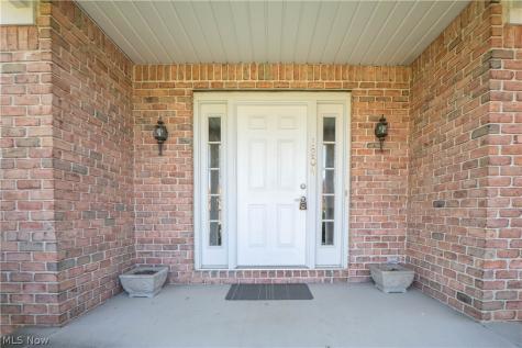 1204 Stone Crossing Street NE Canton OH 44721