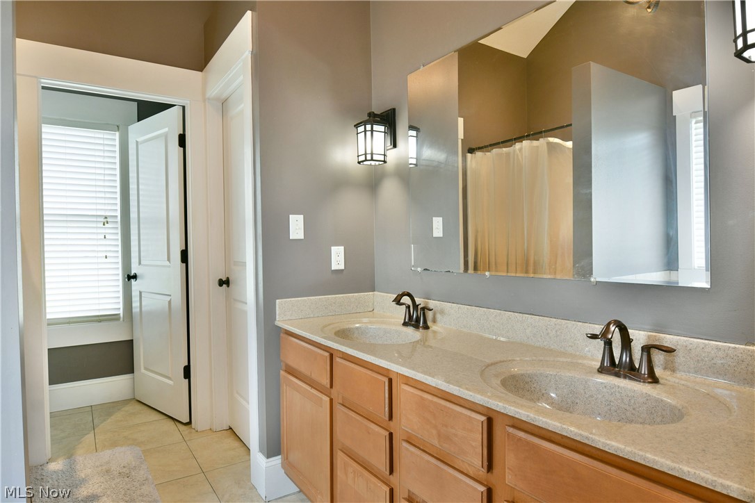 813 Dalton Drive NW Warren OH 44481