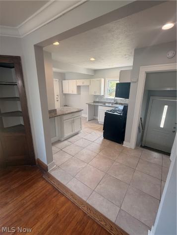 2123 Hampstead Road Cleveland Heights OH 44118