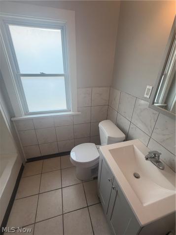 2123 Hampstead Road Cleveland Heights OH 44118
