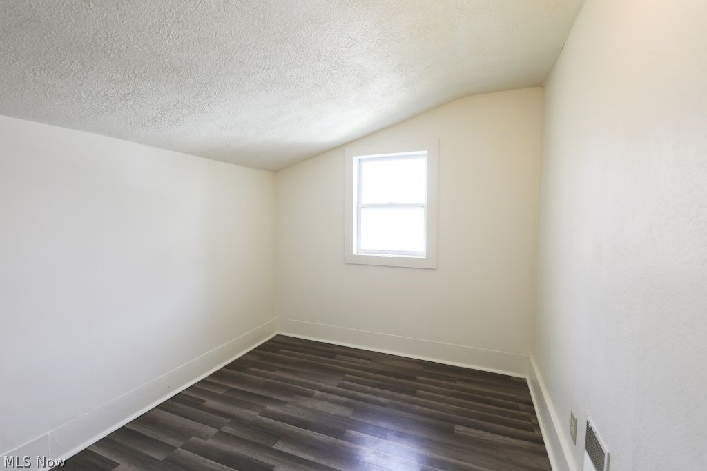 855 Newgarden Avenue Salem OH 44460